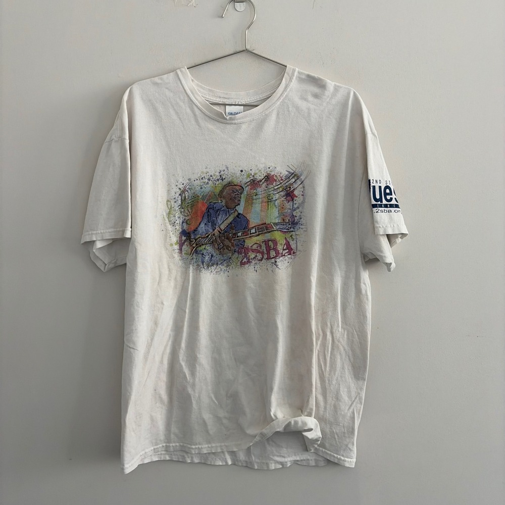 Gildan Mens 2nd Story Blues 2SBA Graphic T-Shirt White XL
